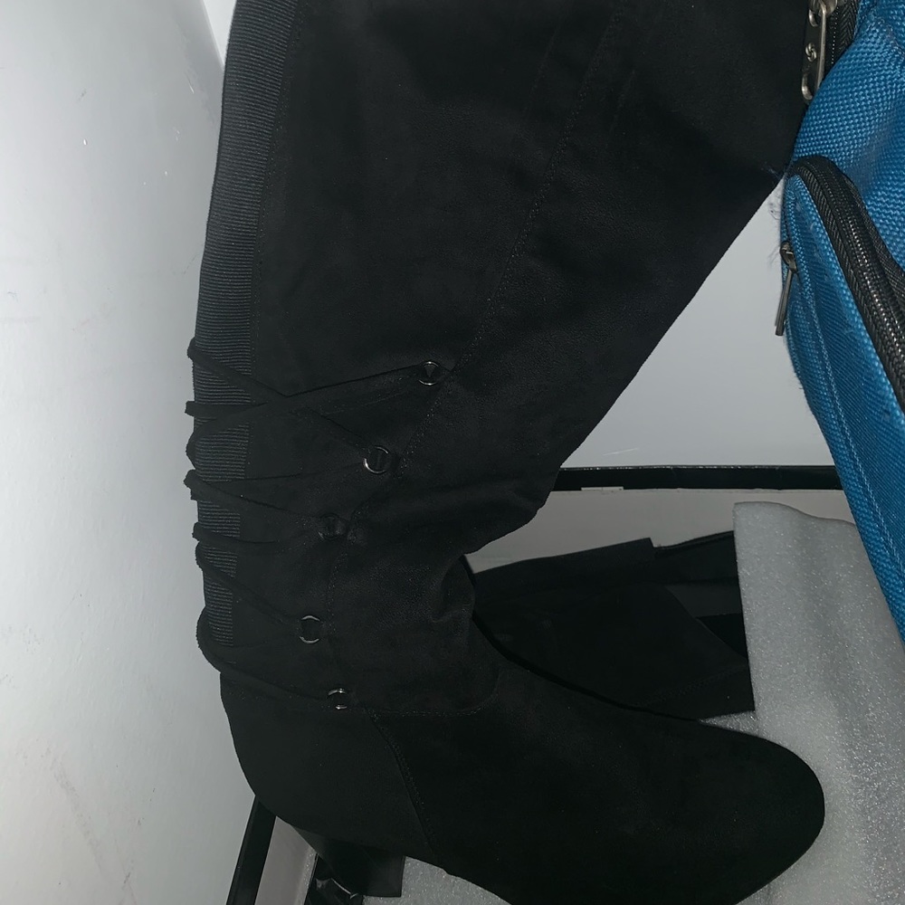 Boots - Picture 5 of 5
